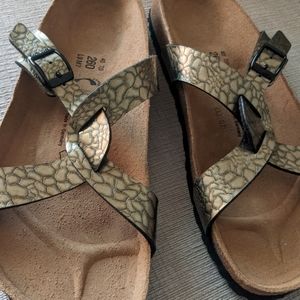 Birki's by Birkenstock, Size 40 / 260 / 9 or 9.5, Bronze color, snake skin